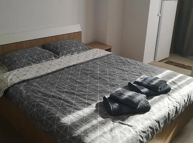 Appartement Gara Dinu *