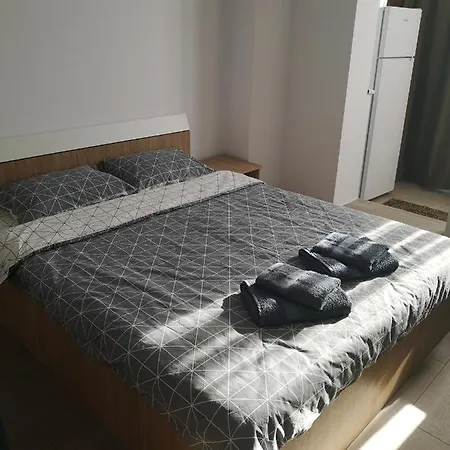 Appartement Gara Dinu *